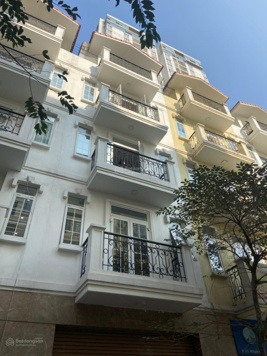 Cho thuê nhà phố Nguyễn Khang, Yên Hoà, Cầu Giấy. Vị trí đẹp, 2 ôtô tránh - Diện tích 80m2 x 6 tầng