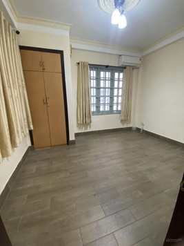 Cho thuê nhà nguyên căn đường Nguyễn Thị Minh Khai, Quận 3. 5pn4wc, giá 18triệu. Nhà 3 mặt tiền.