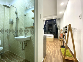 Cho thuê phòng mới 100%, full nội thất sát cầu Chữ Y