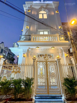 Siêu phẩm nhà phố 3 lầu giá cực rẻ 9x11 m2 - full nội thất - có video review thực tế