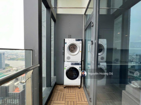 Cho thuê Vinhomes Golden River 2PN vòng cung giá tốt 32tr/th