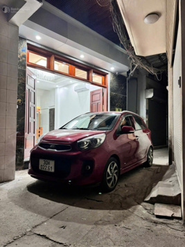 Em chính chủ Cần Bán nhà 9 ngõ 31 phố Nguyễn Cao , DT: 40/55m2. ô tô đỗ cửa