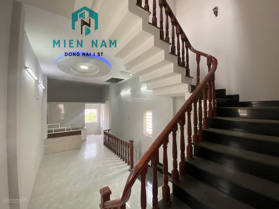 Cho thuê nhà nguyên căn 1 trệt 4 lầu mới keng đường Phạm Văn Thuận