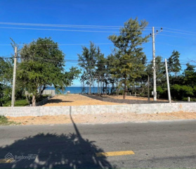 Bán 1057m2 có 200m2 thổ cư mặt tiền biển Lạc Long Quân, Tiến Thành giá tốt 17tr/m2 bán lỗ 50%