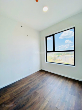 Cần cho thuê căn hộ Opal Skyline, 2PN, 2WC giá 4tr5 rèm, giàn phơi, DT 65m view Landmark 0985 807 826