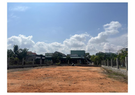 Full thổ cư 670 m2. Đất 3 mặt tiền! Đã tách sổ riêng 04 sổ rời. Pháp lý chuẩn