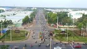 Bán đất đường 32m, ngay trung tâm huyện Đồng Phú. View hồ