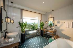 Cầm 25 tỉ mua đứt căn biệt thự 6* mặt biển đẹp nhất Hạ Long, quỹ đất độc tôn