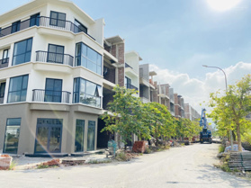 Liền kề 75m2, có nhà 4 tầng chỉ hơn 2 tỷ thôi, đã có điện nước về ở được ngay. LH 0936 585 689