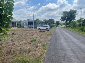 Sang gấp 10x50 = 512m2 đất mặt tiền đường nhựa ngay ở chợ, trường học. Giá TL