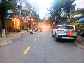 Cho thuê nhà lô đôi 8m mặt phố Trương Chí Cương. Khu kinh doanh sầm uất