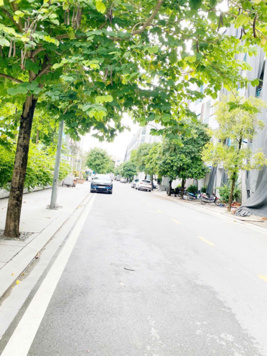 Nhà đẹp KĐT Galaxy Vạn Phúc, HĐ. DT 90m2, 6 tầng thông sàn, thang máy. Làm vp + kinh doanh đỉnh