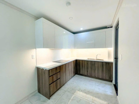 Cần bán gấp căn hộ Homyland 3 DT 81m2 giá 3.4 tỷ, LH: 0909 275 569 Phú