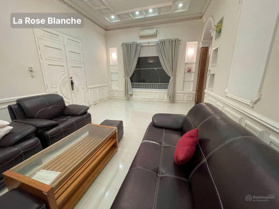 Cho thuê biệt thự siêu đẹp Q2 khu Thảo Điền có hồ bơi làm VP hoặc ở. DTSD 460m2