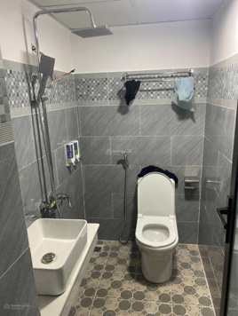 Bán KS 60 tỷ, 144m2 ngang 6m, 7 tầng, 33 phòng, mặt phố Tây gần biển, KS mới keng