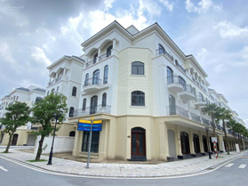 Độc quyền căn liền kề góc giá 14tỷ rẻ nhất Vin 2, 2 mặt thoáng gần 18 toà chung cư. 0969 878 068