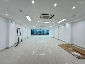 Chính chủ cho thuê nhà mới xây phố Lê Văn Thiêm - Nguyễn Tuân DT 80m2x7T MT 6m Thông sàn, để 5 oto