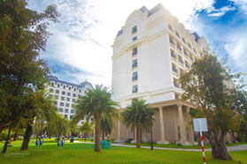 BÁN CĂN HỘ TIÊU CHUẨN 4 SAO NẰM TRONG QUẦN THỂ NGHĨ DƯỠNG LỚN NHẤT VIỆT NAM