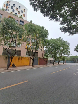 Cho thuê Biệt thự xây thô KDT Việt Hưng, 190m2 mặt đường Bùi Thiện Ngộ, đối diện trường học.