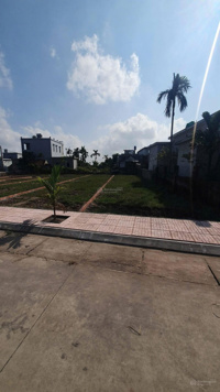 Chính chủ em muốn bán mảnh đất vị trí đẹp gần khu công nghiệp, sổ đỏ nét