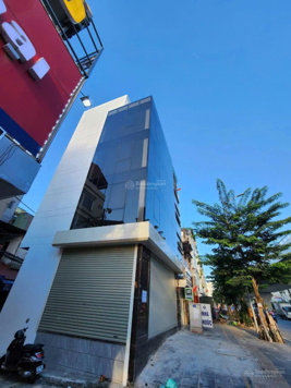 Cho thuê nhà lô góc Mp Minh Khai, HBT 60m x5 tầng thông sàn có thang máy làm văn phòng, spa 55tr