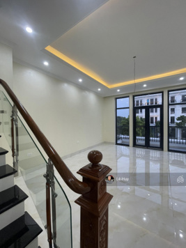 Cho thuê tầng 1 làm văn phòng, showroom đã hoàn thiện tại Louis City Hoàng Mai - 0987 765 799