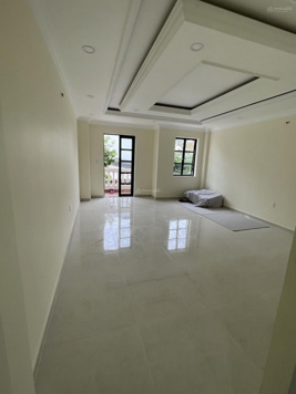 Nhà Phan Văn Trị ngay Phạm Huy Thông (5x20m - 3 lầu)