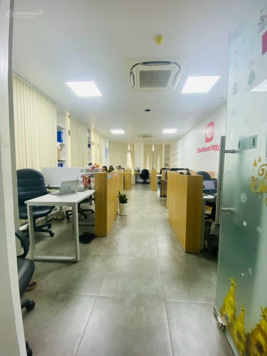 Nhà cho thuê hẻm xe tải đường Phổ Quang, 5 tầng, ngang 5m. Phù hợp ở hoặc làm văn phòng, spa