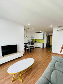 Hot! Cho thuê các căn hộ ở tòa Samsora có dt từ 70 - 90m2 gồm 2n2wc, 3n2wc có cơ bản và full đồ