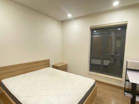 Cho thuê gấp căn hộ 2.5 PN 86m2 view hồ full đồ Sky Park Residence, 19 triệu. 0966 573 898