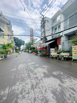 Nhà Lê Đức Thọ, P. 15, GV. DT: 5m x 45m CN: 231m2 nhà C4 2MT trước sau, giá 15 tỷ TL