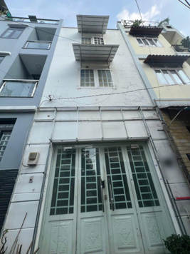 Cho thuê nhà HXH Nguyễn Hữu Tiến, 4x10m 1 trệt 2 lầu 4pn 3wc, giá 9tr/tháng nhà mới đẹp hoàn toàn