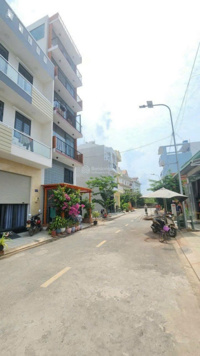 Lô góc 2 mặt tiền 7m x 15m - 90.6m2 thổ. Hẻm 12m khu vip gần đại học Nguyễn Tất Thành chợ Vườn Lài