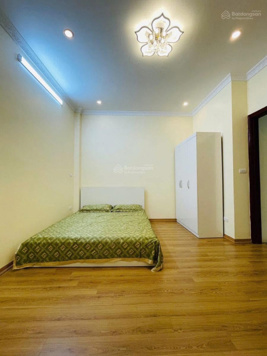 Nhà chính chủ giá rẻ, cách phố Ngọc Khánh vài bước chân, nhà 6 tầng , 9,6 tỷ