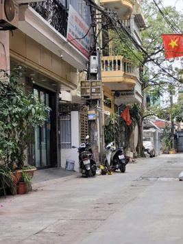 Chính chủ cần cho thuê nhà nguyên căn 65m2 * 4 tầng tại ngõ 1197 Giải Phóng, ô tô đỗ tận cửa