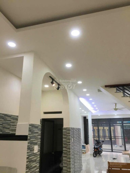 cho thuê h7m Đỗ Nhuận, 5,2x20, 1 trệt 2 lầu 1st 4pn 4wc sẵn 5 máy lạnh full ntcb, giá 20tr/tháng.