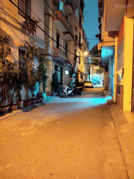 Chính chủ bán nhà Yên Lãng. TT Đống Đa. DT 52.4m2. Thang máy. Lô góc. Ô tô. KD. VP. Giá 15.3 tỷ