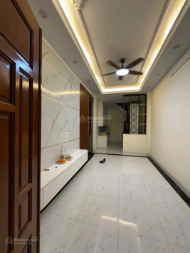 Cho thuê nhà nguyên căn bát khối mới cong