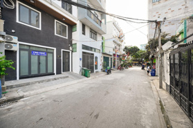 Chính chủ cho thuê căn hộ studio xịn sò view Landmark 81. Đc 11/8 ĐS1 Lý Phục Man P. Bình Thuận Q7