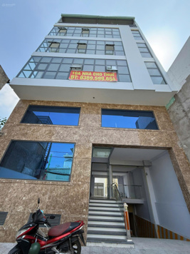 Cho thuê toà nhà 2 mặt tiền góc đường Tây Hoà - Hồ Bá Phấn