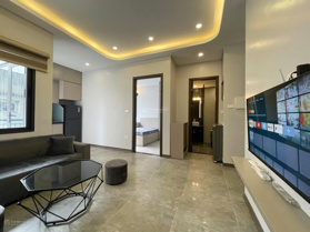 Cho thuê căn 2 ngủ 1 khách ở Đội Cấn, Ba Đình. Máy giặt riêng, full nội thất