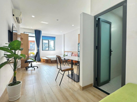 Căn hộ full nội thất ban công lớn (40m2) máy giặt riêng - thang máy hầm xe - Võ Văn Kiệt Quận 1