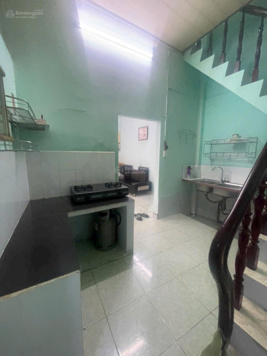NHÀ GẦN SÂN BAY TRỆT 1 LẦU 2PN 1WC NGUYỄN KIỆM P3 GV GIÁ CHỈ 7,5 TRIỆU
