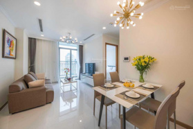 Cho thuê căn hộ 2PN2WC Vinhomes Central Park 90m2, full NT, view Bitexco thoáng mát. LH 0901 367 915