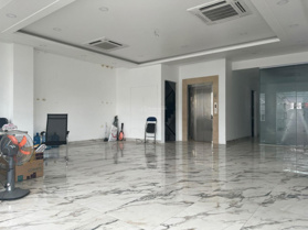 Cho thuê nhà mặt tiền đường Trương Văn Bang 4 sàn trống suốt. Giá 70tr/tháng LH: 0972 543 282