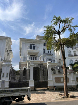 Bán biệt thự đơn lập view sông - nhà thô - Cityland Q7, diện tích 14.5 *22.5m | 77 tỷ