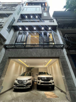 Vip nhà 6T thang máy phân lô Lâm Hạ, ôtô tránh, gara ôtô full nội thất, 70m2 hai thoáng,Giá 17,8 tỷ