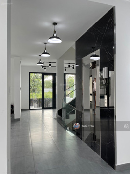 Cho thuê toà nhà VP P. Thạnh Mỹ Lợi. DT: 10x18m. 1 hầm 4 lầu sàn trống VP. Giá 80tr/tháng nhà mới