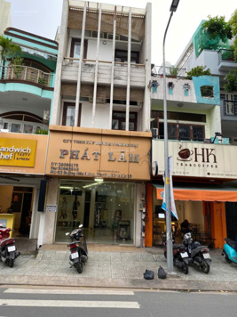 Cần cho thuê tầng trệt nhà mặt tiền đường Hòa Hưng, Phường 12, Quận 10