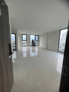 Chủ cần cho thuê nhà mới nhận căn góc 53m2 Lavida Q7 có rèm và máy lạnh